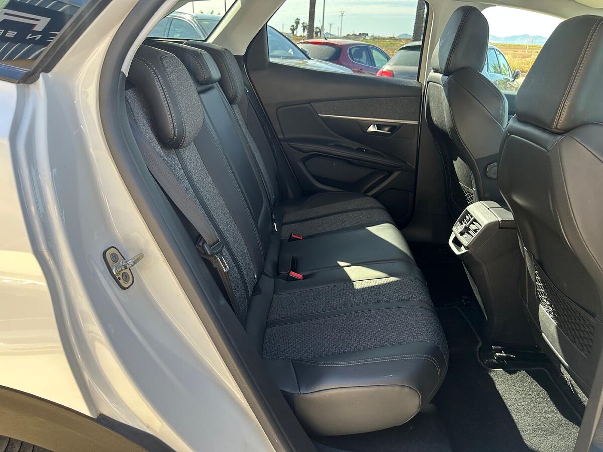 PEUGEOT 3008 ALLURE 1.5 HDI AUTO SPANISH LHD IN SPAIN 36000 MILES SUPER 2018